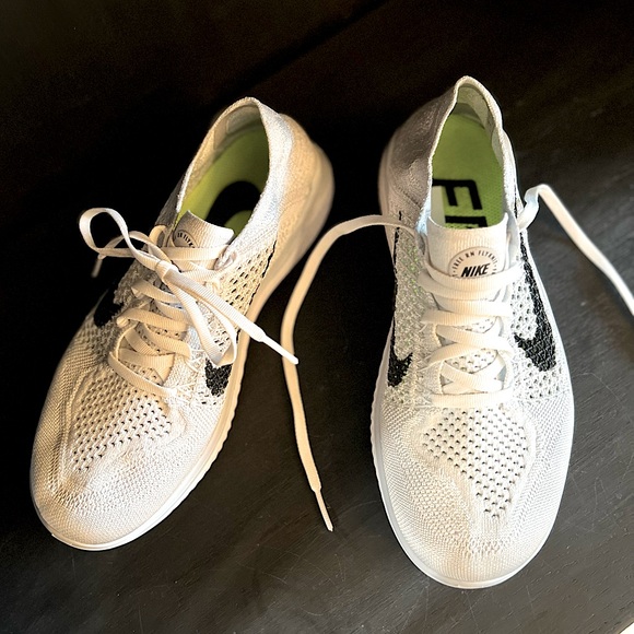 NIKE 7.5 Shoes - Picture 7 of 7